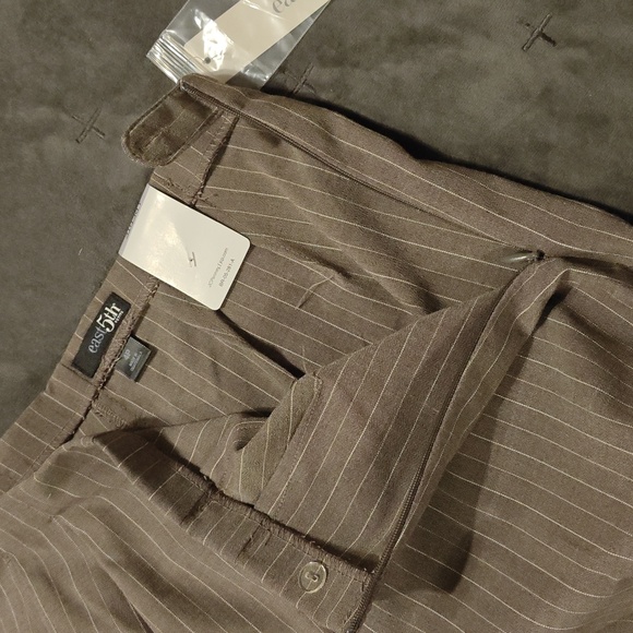 East 5th Brown Trousers Elegant and Versatile - Picture 6 of 12